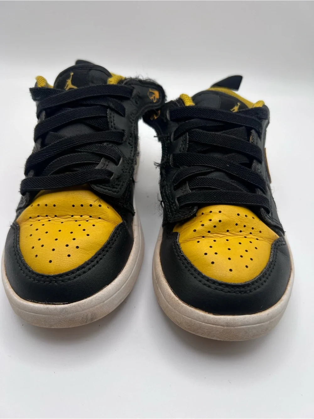 Nike Kids Jordan 1 Low-Top Sneakers in Black and Yellow